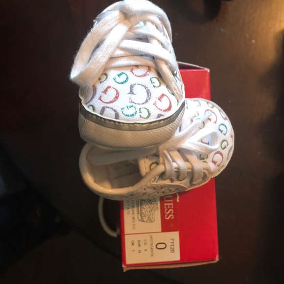 Infant Guess shoes - Picture 3 of 5